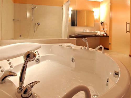 Rosso Frizzante Hotel Sorbara Kültér fotó