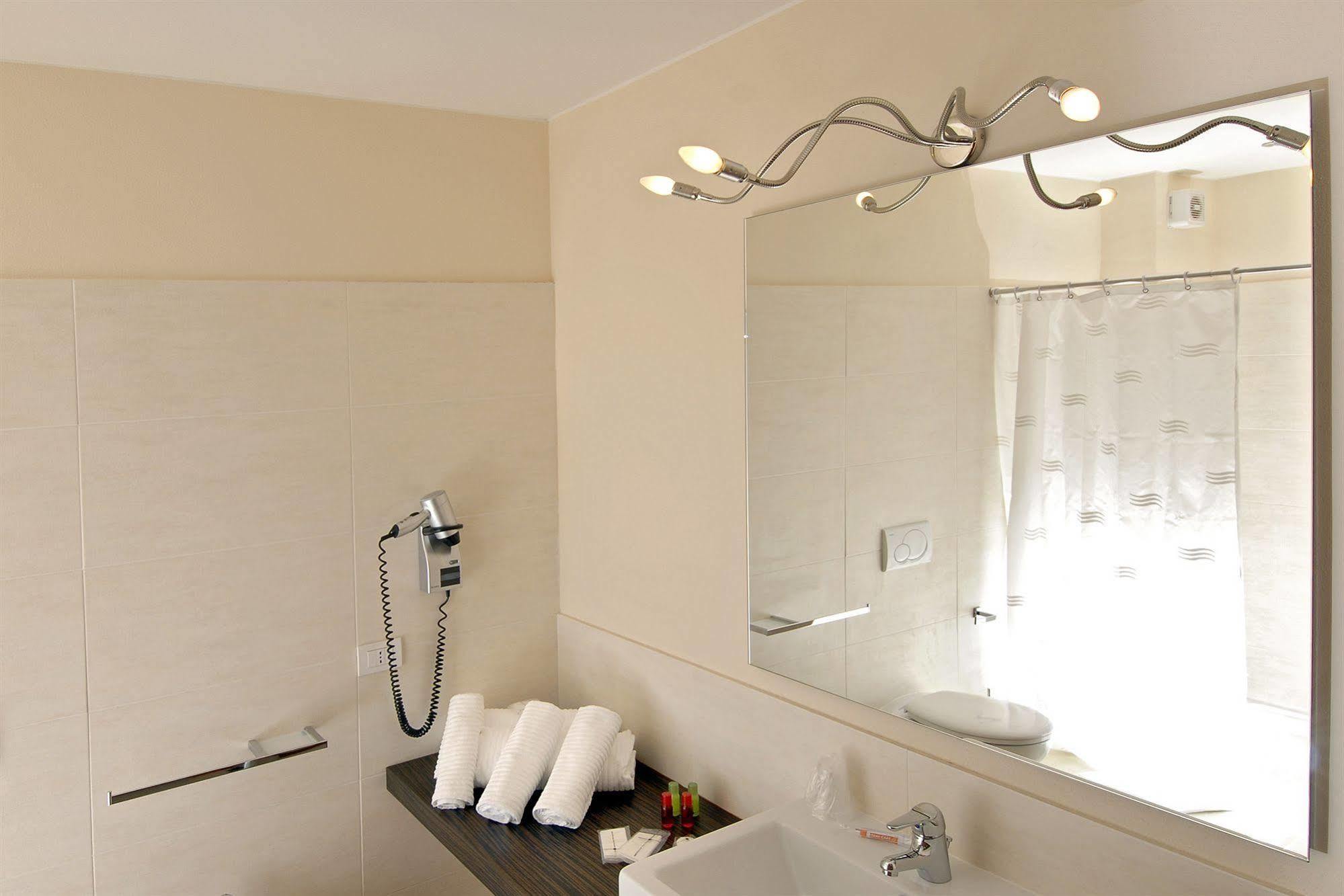 Rosso Frizzante Hotel Sorbara Kültér fotó