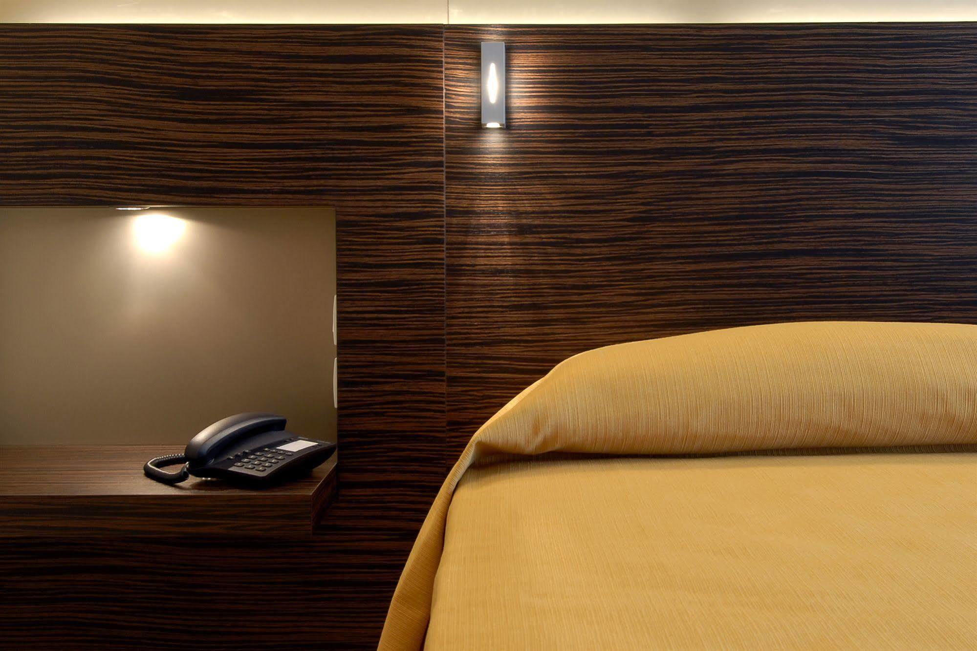 Rosso Frizzante Hotel Sorbara Kültér fotó